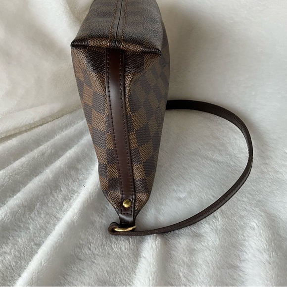 Louis Vuitton Damier Ebene Ilovo Bag - Picture 9 of 16